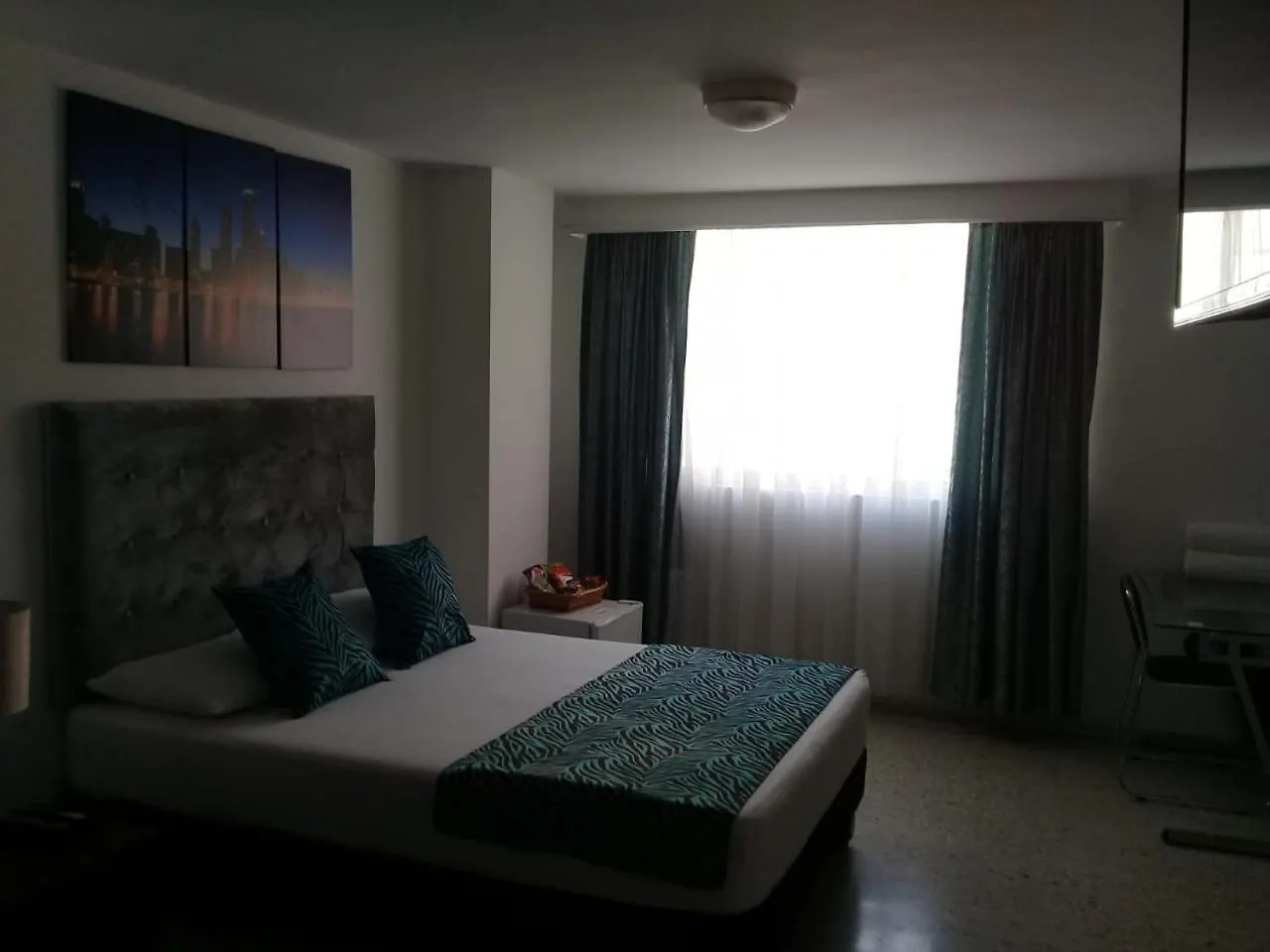 ***  Torre De Granada Hotel Cali Colômbia